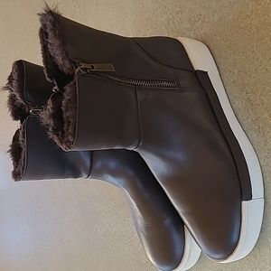 J/Slides NYC dark brown leather boots 7M like new